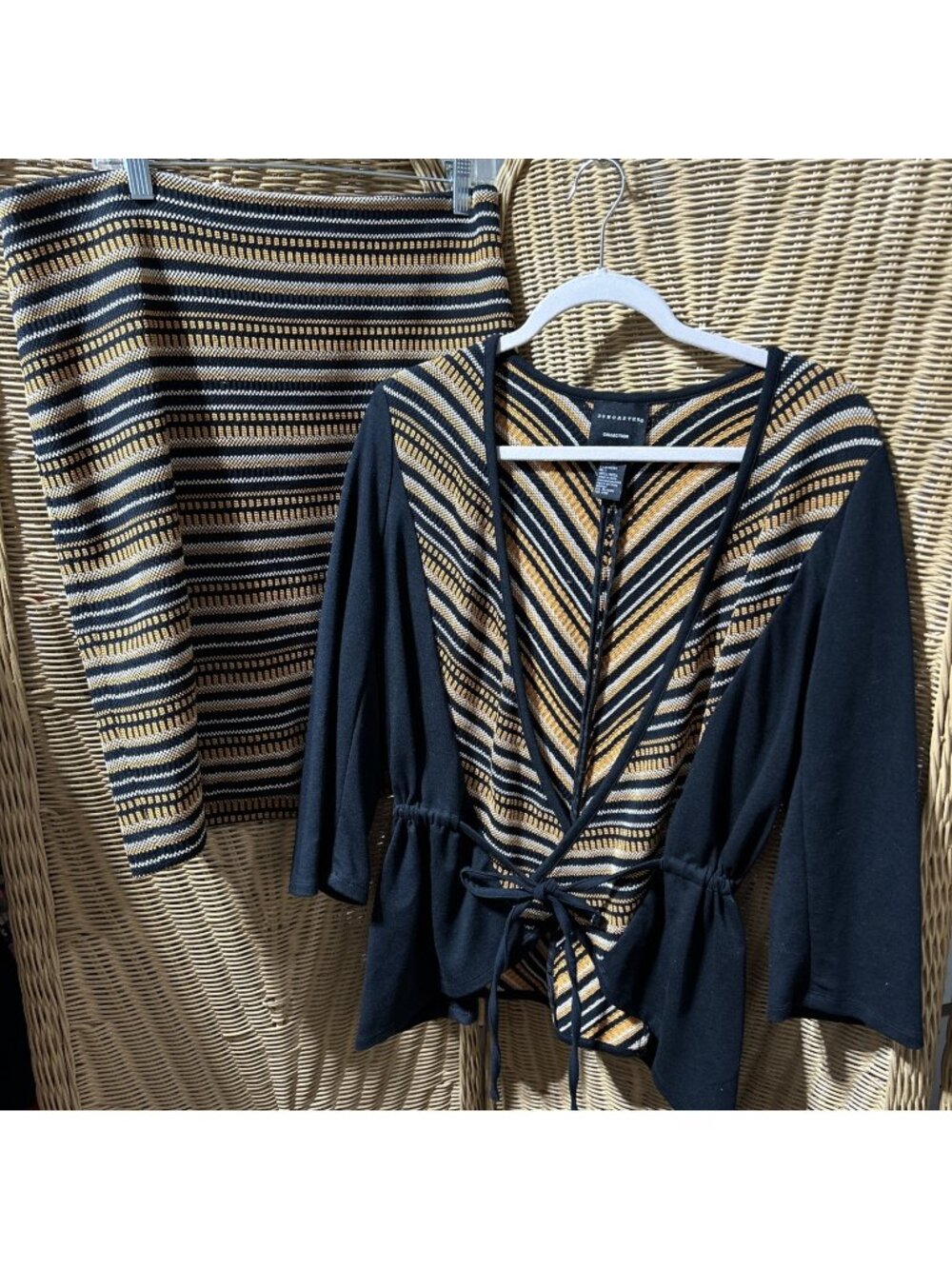 Doncaster women's top amd skirt Sz12 Black Gold White Wrap Top